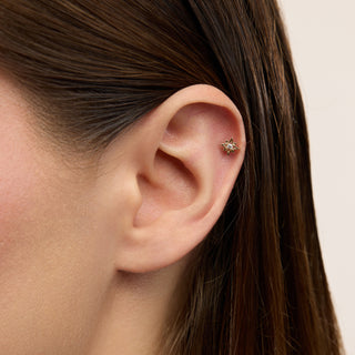 Rosario Yıldız Parıltı Figürlü Ortası Taşlı Kulak Piercing | 14 Ayar Altın