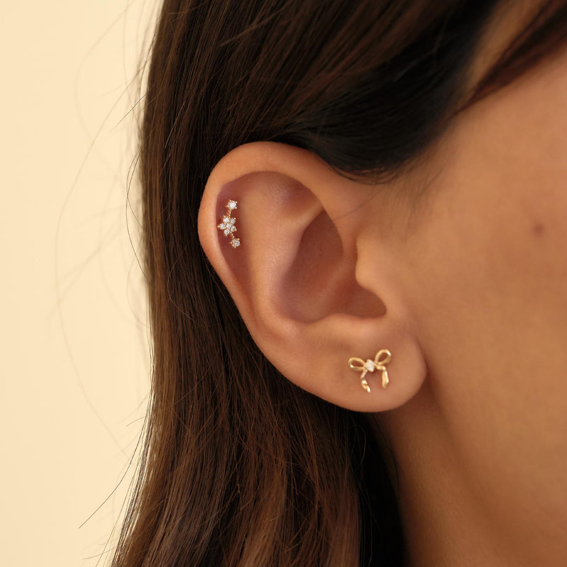 Bloom Cluster Çiçek Motifli Lab Grown Diamond Taşlı Altın Kulak Piercing