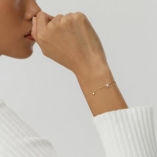 Corina Yıldız Figürlü Çok Taşlı Altın Bileklik