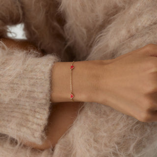 Cuore Rosso Kırmızı Mineli Kalp Figürlü Altın Bileklik