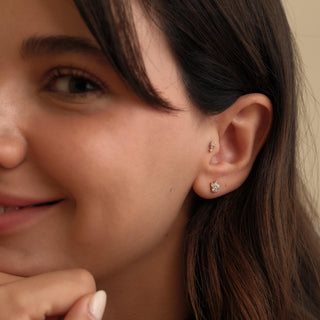 Diadem Cluster Taç Formlu Dört Lab Grown Diamond Taşlı Altın Kulak Piercing