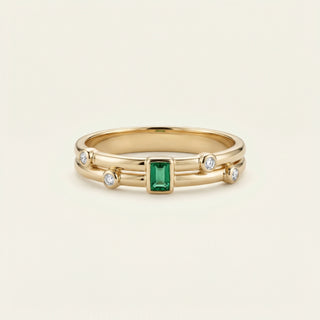 Emerald Zümrüt Renk Baget ve Yuvarlak Kesim Taşlı Altın Yüzük