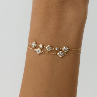 Fluxora Çiçek Motifli Çok Taşlı Çift Zincir Altın Bileklik