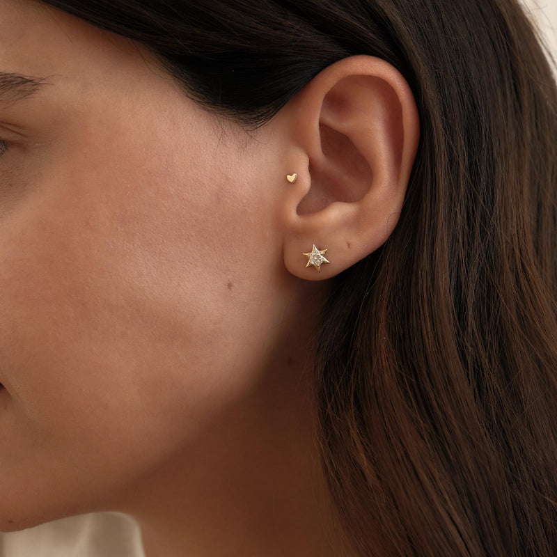 Sheriff Yıldız Formlu Lab Grown Diamond Taşlı Altın Kulak Piercing