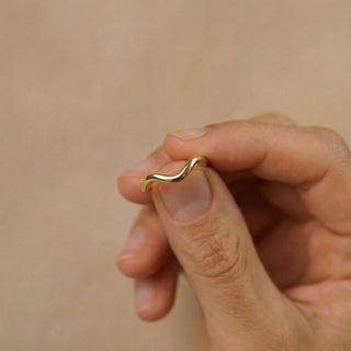 Vellum Dalgalı Form Altın Yüzük